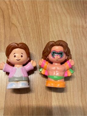2 little people